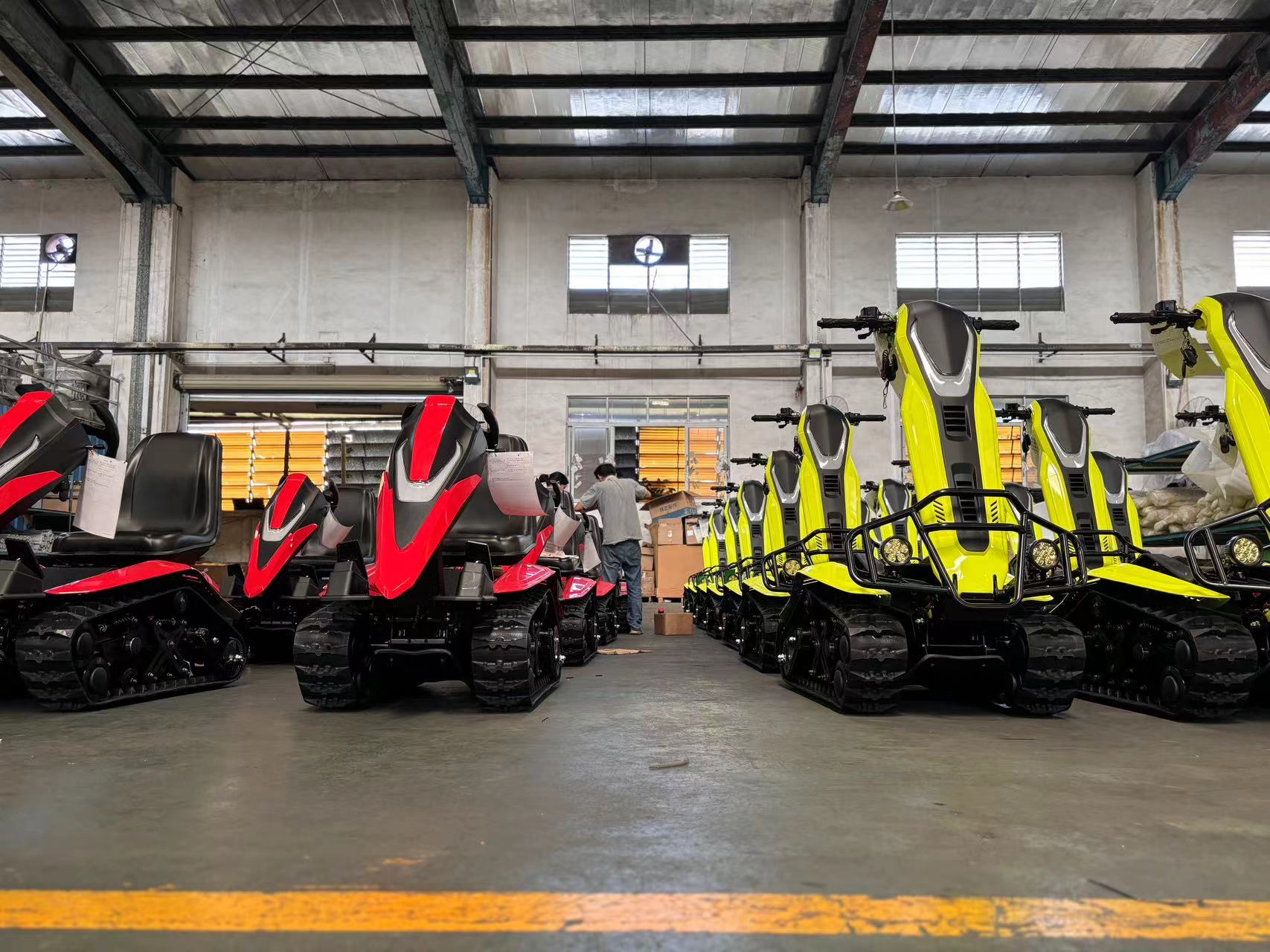 Novum batch de snowmobiles (ETV cisternina) rotulis off productio linea