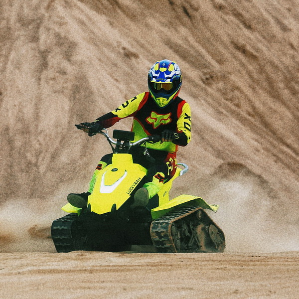 Electric snowmobile, equitantes